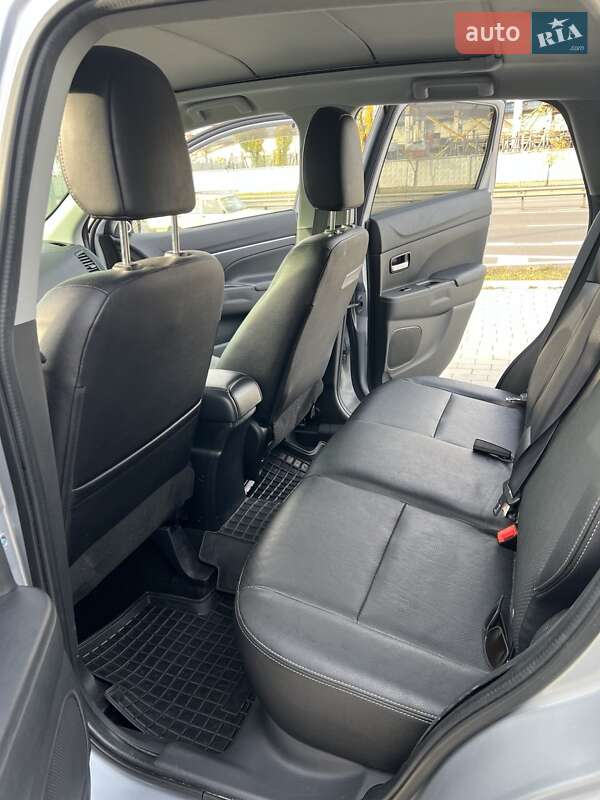 Внедорожник / Кроссовер Mitsubishi Outlander Sport 2016 в Киеве фото 36 Внедорожник / Кроссовер Mitsubishi Outlander Sport 2016 в Киеве