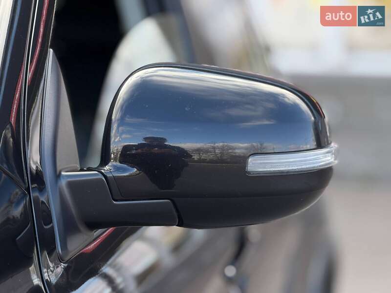 Позашляховик / Кросовер Mitsubishi Outlander Sport 2016 в Кривому Розі