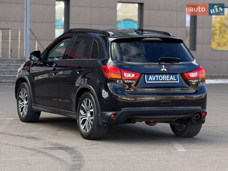 Позашляховик / Кросовер Mitsubishi Outlander Sport 2016 в Кривому Розі