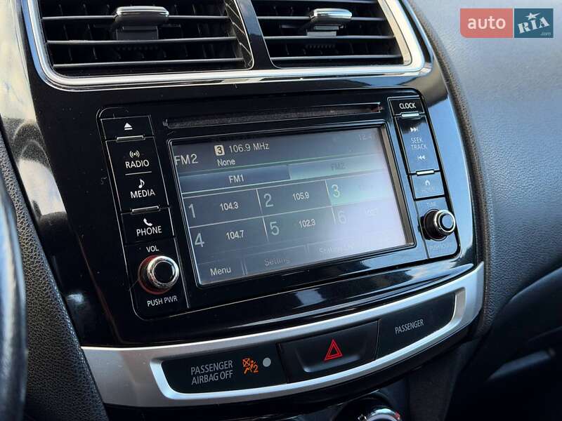 Позашляховик / Кросовер Mitsubishi Outlander Sport 2016 в Кривому Розі