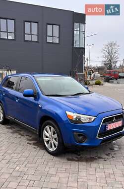 Позашляховик / Кросовер Mitsubishi Outlander Sport 2015 в Львові