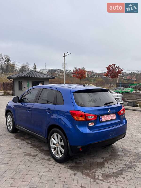 Внедорожник / Кроссовер Mitsubishi Outlander Sport 2015 в Львове