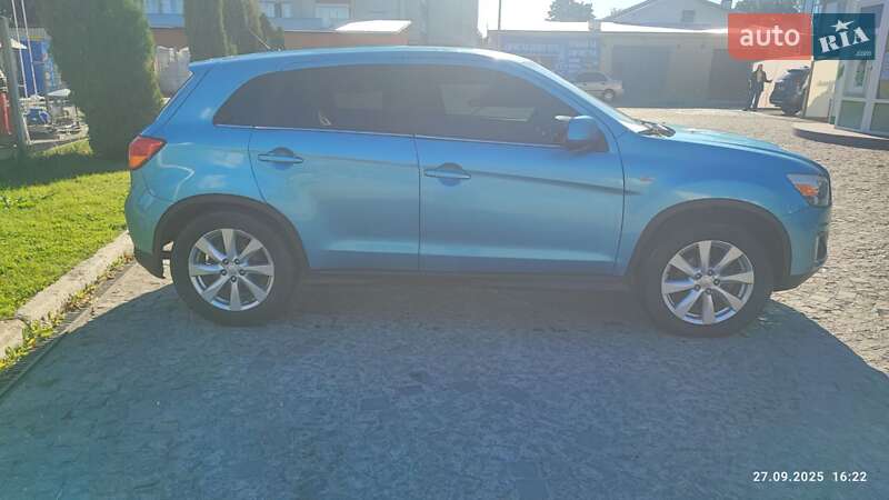 Внедорожник / Кроссовер Mitsubishi Outlander Sport 2013 в Чорткове