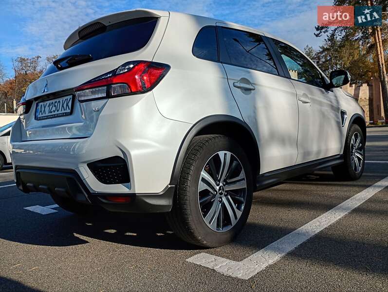 Внедорожник / Кроссовер Mitsubishi Outlander Sport 2020 в Харькове