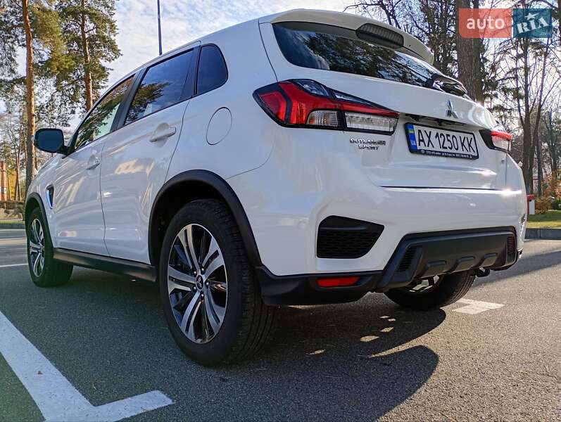 Внедорожник / Кроссовер Mitsubishi Outlander Sport 2020 в Харькове