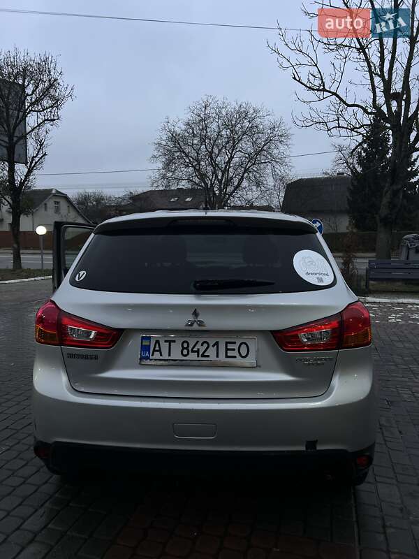 Внедорожник / Кроссовер Mitsubishi Outlander Sport 2014 в Ивано-Франковске