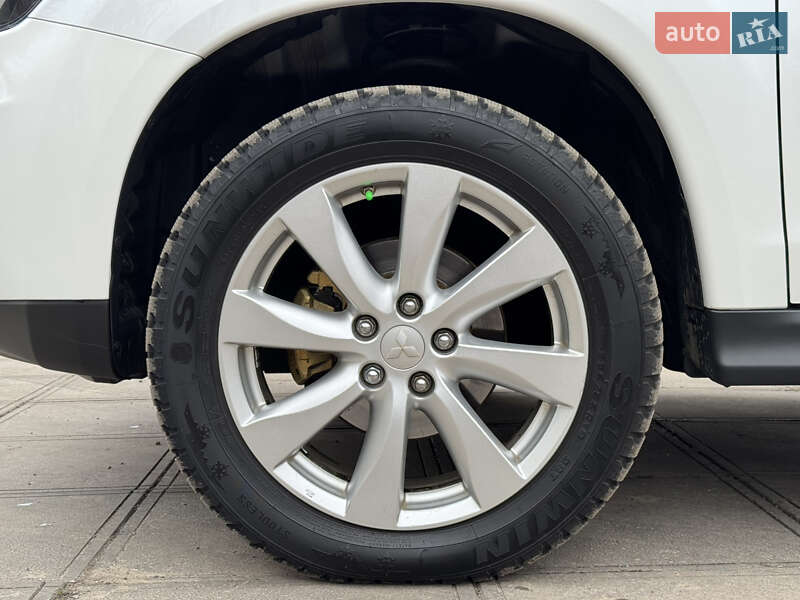 Позашляховик / Кросовер Mitsubishi Outlander Sport 2013 в Смілі