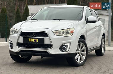 Внедорожник / Кроссовер Mitsubishi Outlander Sport 2015 в Киеве