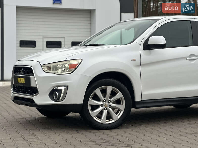 Внедорожник / Кроссовер Mitsubishi Outlander Sport 2015 в Киеве