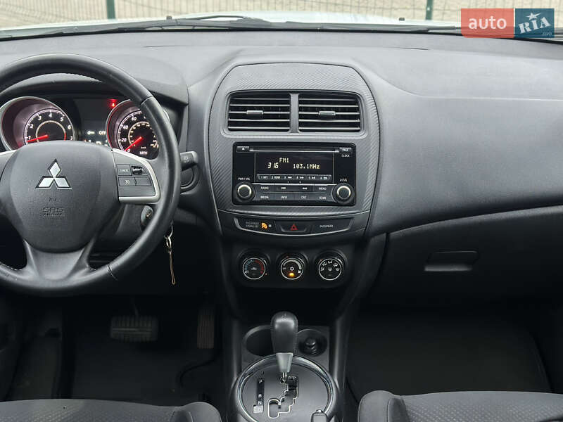 Внедорожник / Кроссовер Mitsubishi Outlander Sport 2015 в Киеве