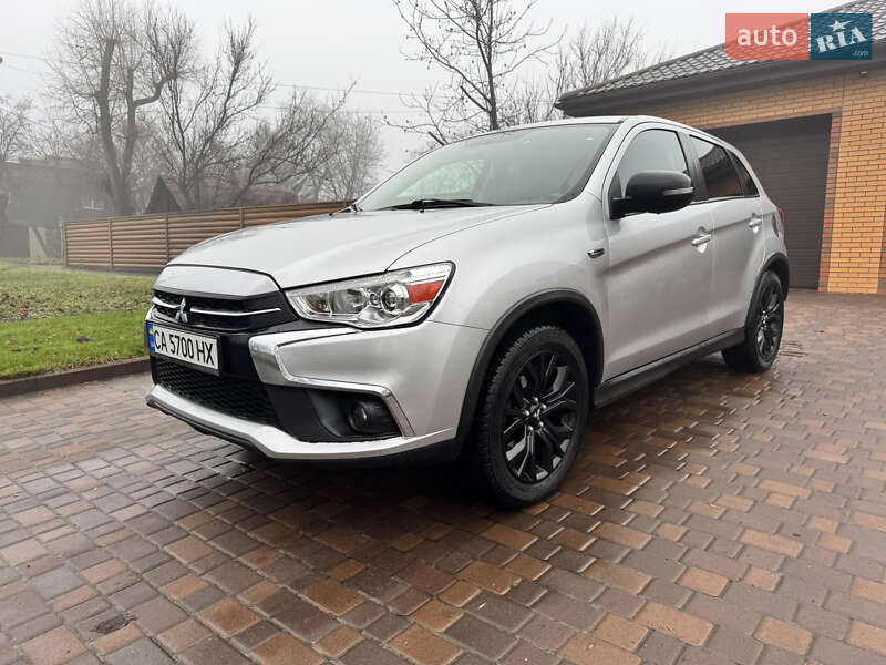 Внедорожник / Кроссовер Mitsubishi Outlander Sport 2017 в Черкассах фото Внедорожник / Кроссовер Mitsubishi Outlander Sport 2017 в Черкассах