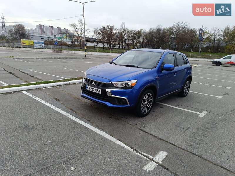 Внедорожник / Кроссовер Mitsubishi Outlander Sport 2017 в Киеве