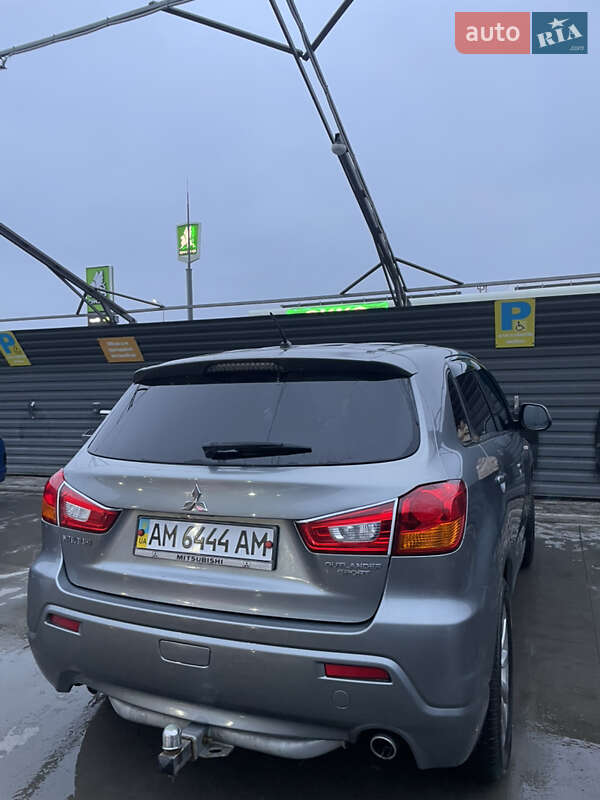 Позашляховик / Кросовер Mitsubishi Outlander Sport 2011 в Бердичеві
