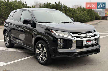 Позашляховик / Кросовер Mitsubishi Outlander Sport 2021 в Києві