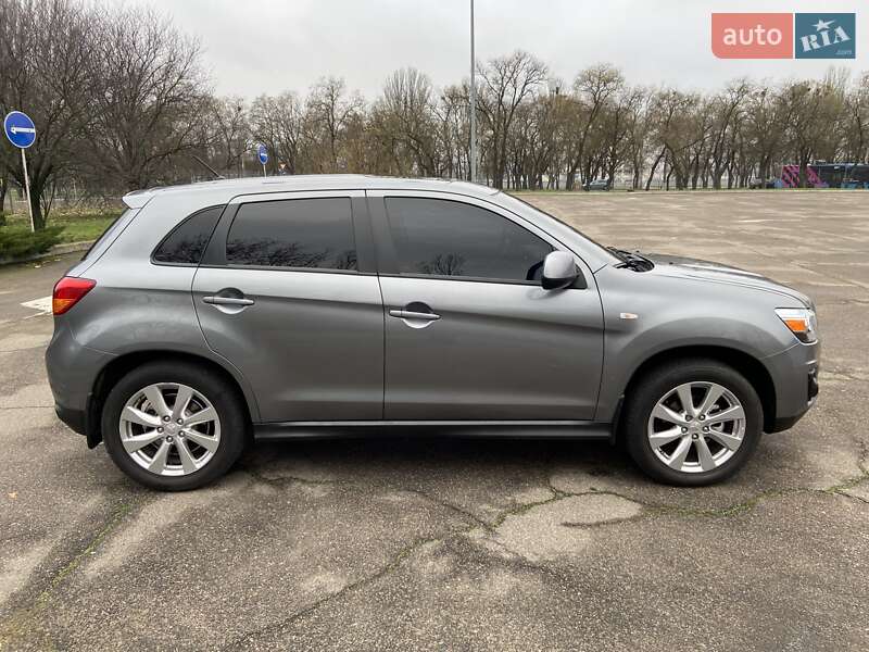 Внедорожник / Кроссовер Mitsubishi Outlander Sport 2015 в Николаеве фото 5 Внедорожник / Кроссовер Mitsubishi Outlander Sport 2015 в Николаеве