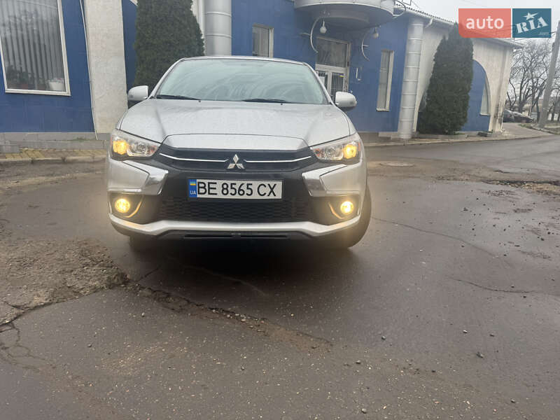 Внедорожник / Кроссовер Mitsubishi Outlander Sport 2018 в Николаеве фото 12 Внедорожник / Кроссовер Mitsubishi Outlander Sport 2018 в Николаеве