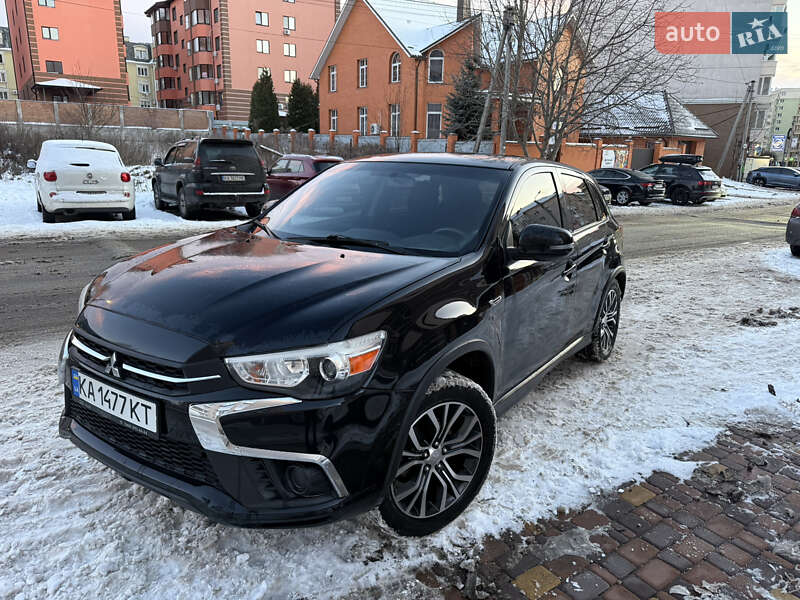 Позашляховик / Кросовер Mitsubishi Outlander Sport 2018 в Києві