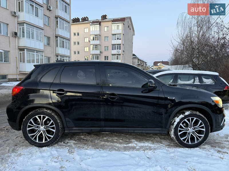 Позашляховик / Кросовер Mitsubishi Outlander Sport 2018 в Києві