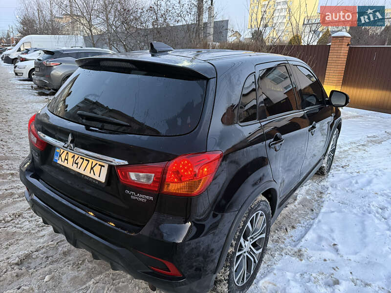 Позашляховик / Кросовер Mitsubishi Outlander Sport 2018 в Києві