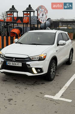 Позашляховик / Кросовер Mitsubishi Outlander Sport 2018 в Вінниці