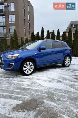 Внедорожник / Кроссовер Mitsubishi Outlander Sport 2015 в Ирпене