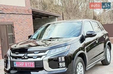 Внедорожник / Кроссовер Mitsubishi Outlander Sport 2021 в Киеве