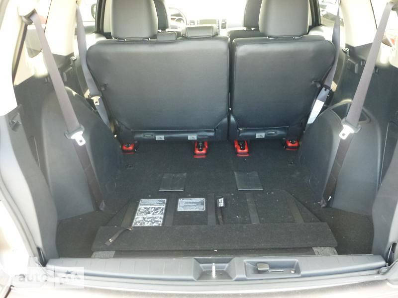 Позашляховик / Кросовер Mitsubishi Outlander XL 2013 в Києві