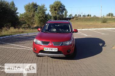 Позашляховик / Кросовер Mitsubishi Outlander XL 2008 в Києві