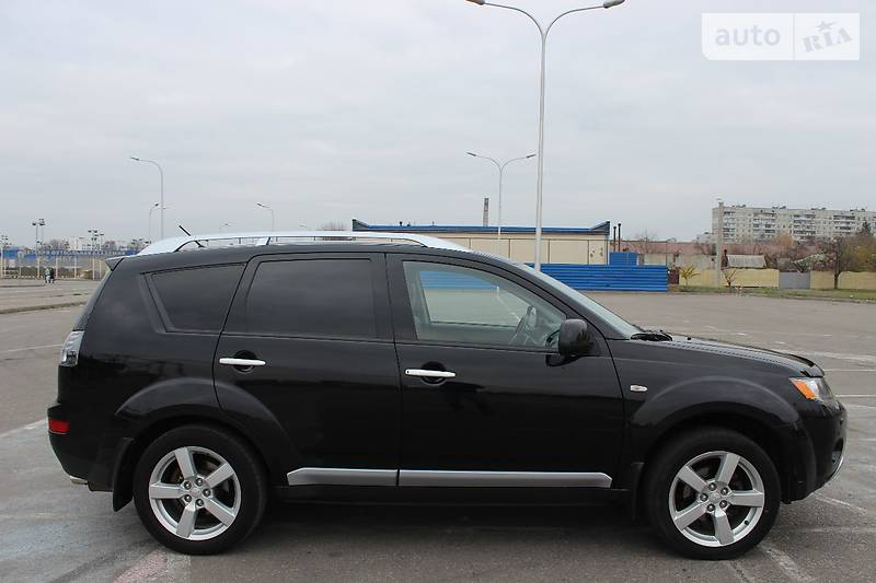 Внедорожник / Кроссовер Mitsubishi Outlander XL 2008 в Харькове
