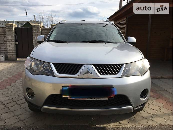 Mitsubishi Outlander XL 2008 года