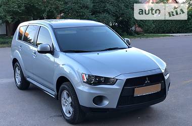 Внедорожник / Кроссовер Mitsubishi Outlander XL 2012 в Сумах