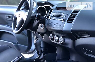Внедорожник / Кроссовер Mitsubishi Outlander XL 2012 в Сумах
