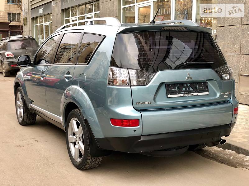 Внедорожник / Кроссовер Mitsubishi Outlander XL 2008 в Киеве
