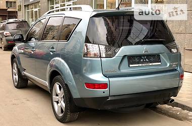 Позашляховик / Кросовер Mitsubishi Outlander XL 2008 в 