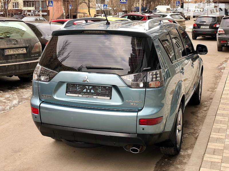 Внедорожник / Кроссовер Mitsubishi Outlander XL 2008 в Киеве