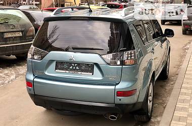 Позашляховик / Кросовер Mitsubishi Outlander XL 2008 в 