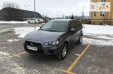 Mitsubishi Outlander XL 2010