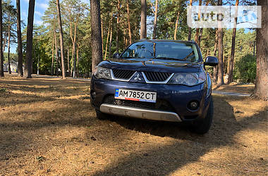 Позашляховик / Кросовер Mitsubishi Outlander XL 2009 в 