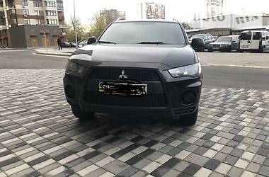 Mitsubishi Outlander XL 2010