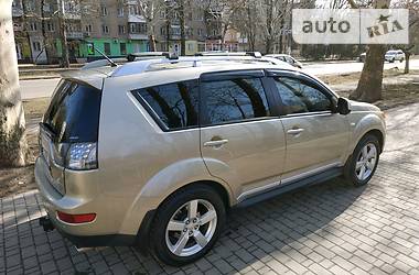 Позашляховик / Кросовер Mitsubishi Outlander XL 2009 в Одесі