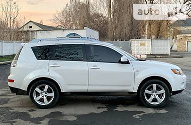 Позашляховик / Кросовер Mitsubishi Outlander XL 2008 в 