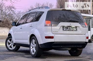 Позашляховик / Кросовер Mitsubishi Outlander XL 2008 в 