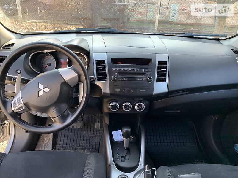 Позашляховик / Кросовер Mitsubishi Outlander XL 2007 в Дніпрі