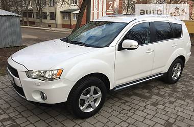Позашляховик / Кросовер Mitsubishi Outlander XL 2010 в 
