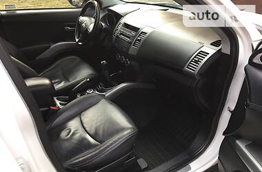 Позашляховик / Кросовер Mitsubishi Outlander XL 2010 в 