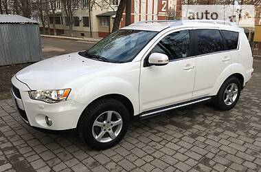Позашляховик / Кросовер Mitsubishi Outlander XL 2010 в 