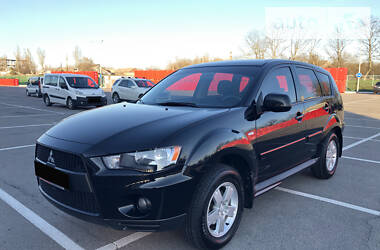 Внедорожник / Кроссовер Mitsubishi Outlander XL 2011 в Херсоне