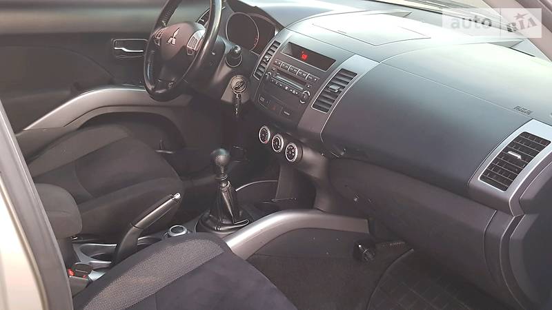 Позашляховик / Кросовер Mitsubishi Outlander XL 2007 в Миколаєві