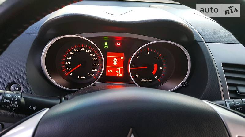 Позашляховик / Кросовер Mitsubishi Outlander XL 2007 в Миколаєві