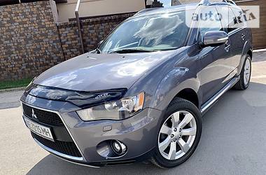 Позашляховик / Кросовер Mitsubishi Outlander XL 2010 в 